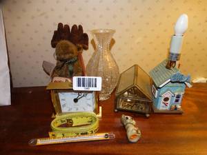 lot 1349 image: This and That Collectibles on top of Desk