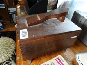lot 1389 image: Shoe Shine Kit