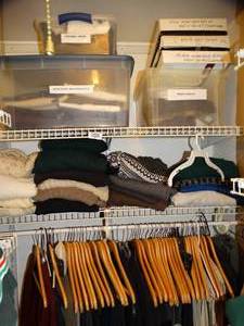 lot 1400 image: Contents of Clothes at Back of Office Closet - Upstairs