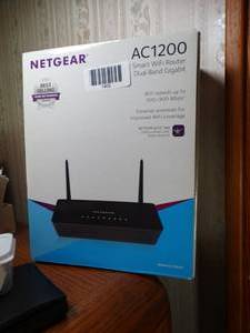 lot 1402 image: NETGEAR WiFi Router (R6230) - AC1200 Dual Band Wireless Speed (up to 1200 Mbps)