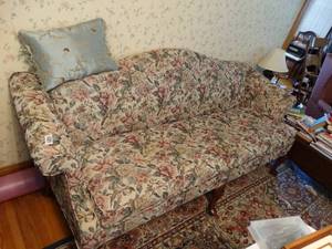 lot 1422 image: 82 Wide Floral Bassett Couch