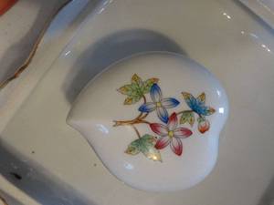 lot 1440 image: Mix of Vintage Hungarian China  Decor