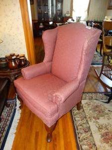 lot 1455 image: Nice Burgandy Wing Back Chair