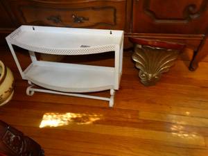 lot 1465 image: 2 Small Wall Shelves