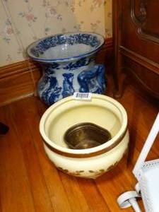 lot 1466 image: 2 Planters  Decorative Vessels