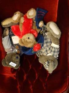 lot 1470 image: 3 Large Stuffed Boyds Bears