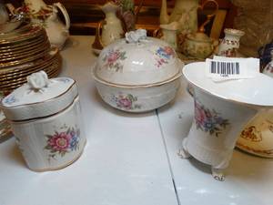 lot 1495 image: Hollohaza Hungary 1831  Floral China