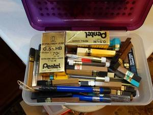 lot 1498 image: Mixed Lot of Pentel Pencil Leads