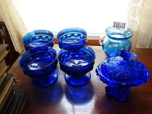 lot 1525 image: 4 Blue Glass Goblets Container and Creamer