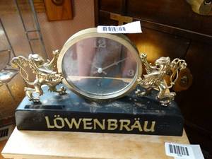 lot 1534 image: Lit Lowenbrau Clock Beer Sign  Red GE Clock