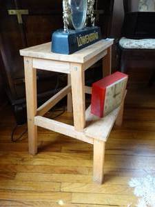 lot 1535 image: Portable Wood Steps