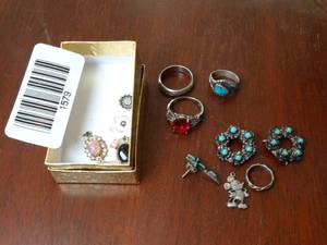 lot 1579 image: Mixed Lot of Vintage Sterling Jewelry