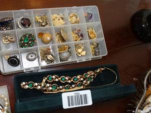 lot 1554 image: Matching Necklace and Bracelet  Variety of Jewelry