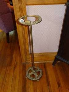 lot 1566 image: 2Ft Tall Metal Cigarette Ash Tray Stand