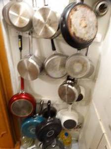 lot 1585 image: Large Lot of Quality Pots and Pans