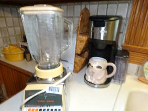 lot 1599 image: Blender and Coffee Maker