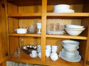 lot 1598 image: Contents of Cabinet - Mikasa Flower Belt China 