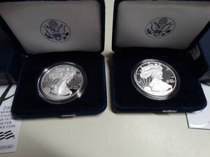 lot 1646 image: (2) - 2008 U.S. Mint  American Eagle One Ounce Proof Silver Coin w Box and COA