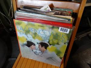 lot 1672 image: Vintage LP  33 Records