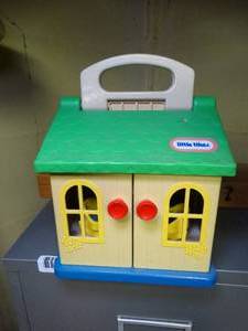 lot 1696 image: Little Tikes Vintage Home