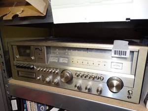 lot 1704 image: Vintage LENOXX SOUND SOLID STATE AM-FM STEREO RECEIVER 8 TRACK CASSETTE w 2 Speakers