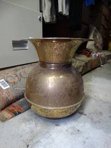 lot 1711 image: Brass Spittoon w Contents