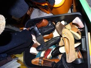 lot 1714 image: Quality Womens Shoes Size 8 and (L) Clothing