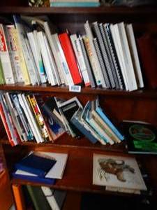 lot 1717 image: Contents of Book Shelf