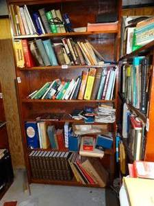 lot 1723 image: Quality 6Ft Tall x 3Ft wide Wood Bookshelf wo Contents