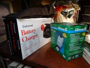 lot 1725 image: Battery Charger  Water Timer and More