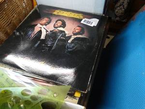 lot 1753 image: 33  LP  Records  BeeGees  Go-Gos  Depeche Mode  Kiss  Heart  Star Wars  Scorpions  The Cars 