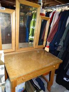lot 1788 image: Small Unique Birds-Eye Maple Glass Topped Vanity w 3 Mirrors