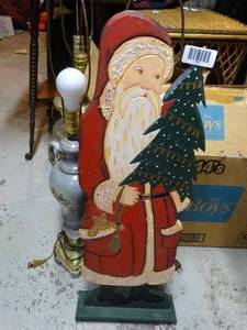 lot 1787 image: Wood 24 Tall Santa
