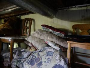 lot 1792 image: Blankets - Pillows - Chairs - More