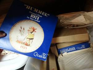 lot 1798 image: Haviland and Hummel Collectible Plates in Boxes
