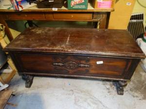 lot 1810 image: Lane Chest w Contents