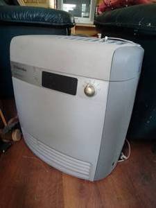 lot 1865 image: Electrolux Air Cleaner Z7040