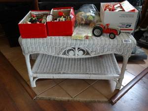 lot 1892 image: Short White Wicker Shelf
