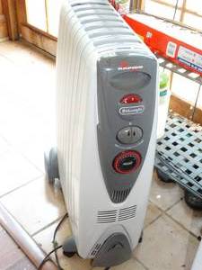 lot 1903 image: Large Electric Radiant Heater