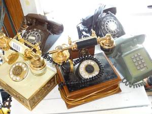 lot 1905 image: Collection of Phones