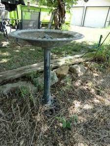 lot 1928 image: Metal Bird-bath