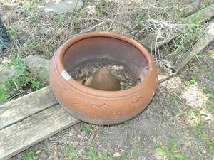 lot 1929 image: Large Planter