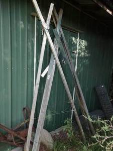 lot 1968 image: Wood Supports