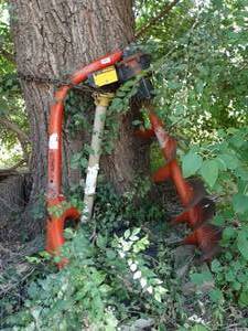 lot 1993 image: 3 point post hole auger w blade