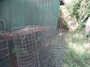 lot 1966 image: Pallets  Saw Horses  Light Metal Fence Cages  Rolls