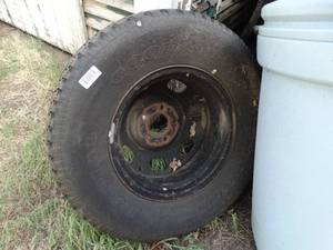 lot 1981 image: Truck Wheel