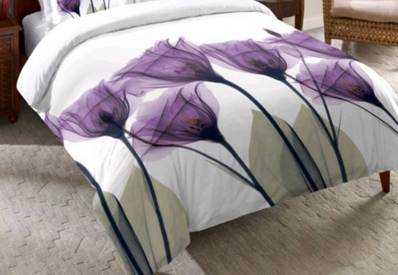 lot 70554 image: LAURAL HOME GENTIAN HOPE COMFORTER FULLQUEEN