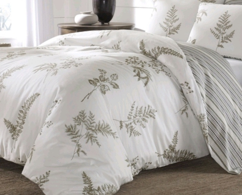 lot 70568 image: STONE COTTAGE WILLOW COTTON COMFORTER WITH 2 PILLOW SHAMS KING