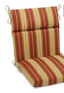 lot 70708 image: BLAZING NEEDLES INDOOROUTDOOR SECTIONED CHAIR
