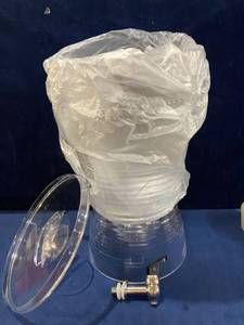 lot 37387 image: CREATIVE BATH BEVERAGE DISPENSER